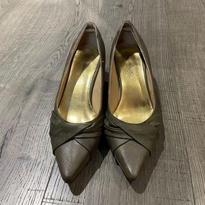 Costa Blanca X Olive Heels